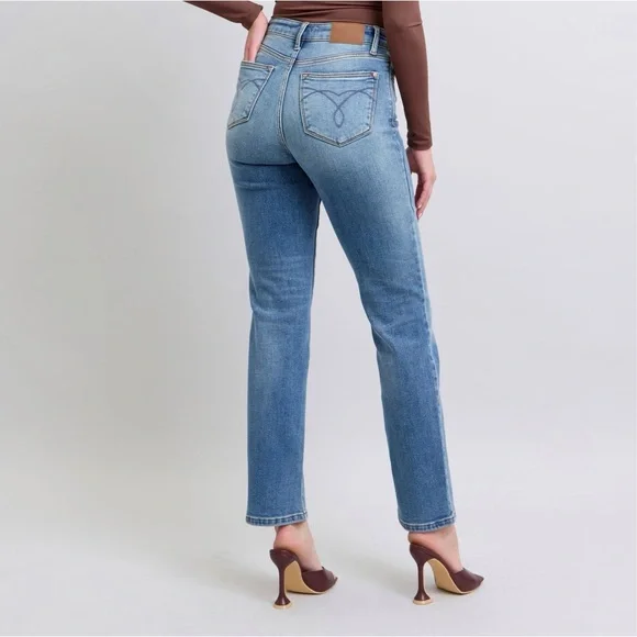 NEW🎉Judy Blue Full Size Wash Thermal Straight Jeans with Pockets ON SALE* - Picture 6 of 10